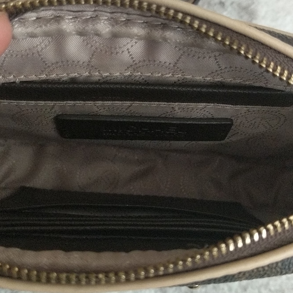 Michael Kors leather mini purse - Picture 4 of 8